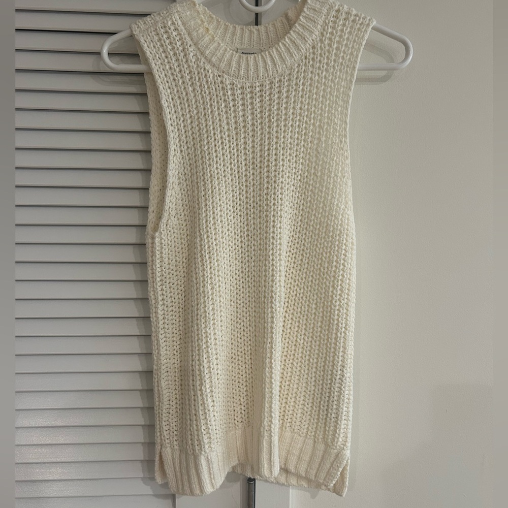 Abercrombie & Fitch sleeveless sweater (never worn)